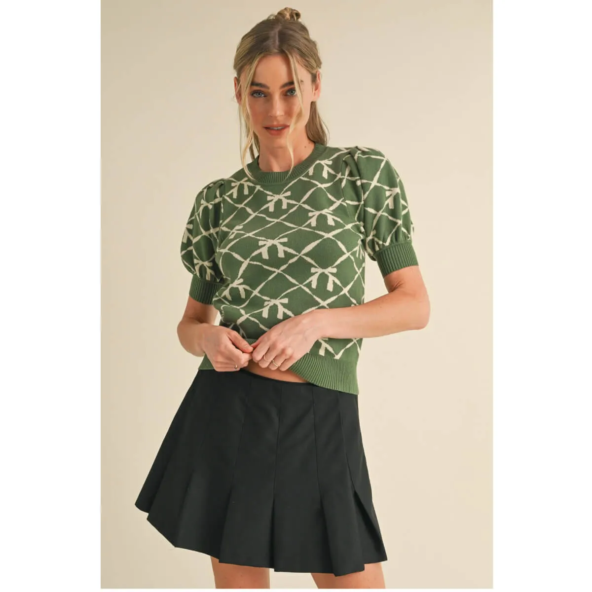 Bow Pattern Short Sleeve Sweater