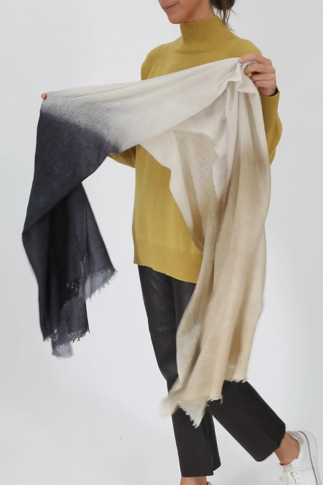 ISCHIA PEPPER SCARF IN HAND DYED CASHMERE